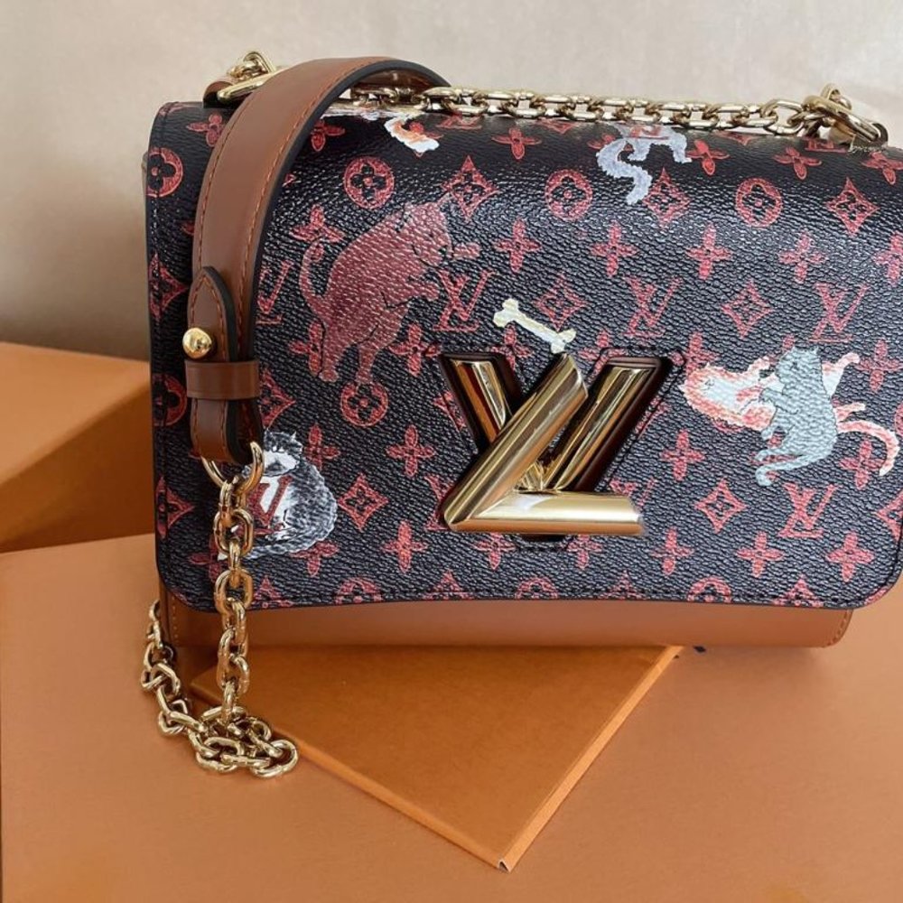 Louis Vuitton Twist MM Catogram Grace Chain Shoulder Bag M44408